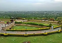 Jardins do monumento.