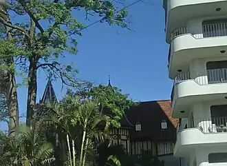 2009 - Palacete e edifícios residenciais