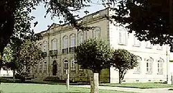 Palacete da Granja em Paredes, mandado construir por Joaquim Bernardo Mendes (1847-1911), Visconde de Paredes, onde recebeu o rei D. Carlos em 1895.[33] Atualmente funciona como Casa da Cultura.[34]