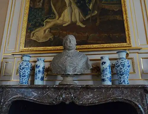 Armand Gaston Maximilien de Rohan, busto na biblioteca do Palais Rohan, Estrasburgo (depois de 1730)