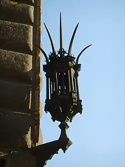 Uma das lucernas do palácio.