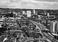 Vista panorâmica da Avenida 9 de Julho, Praça da Bandeira e Rua Santo Antônio, local onde o crime ocorreu, ca.1943.