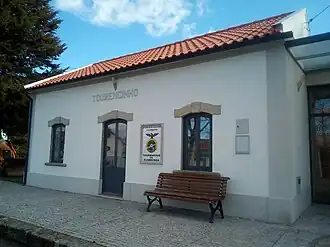 Antigo edifício da paragem de Tourencinho, em 2018.