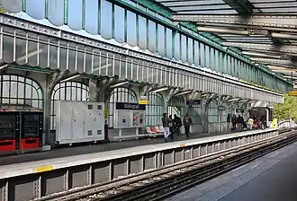 A estação da linha 2.