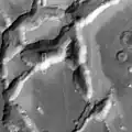 Parte de Noctis Labyrinthus capturado pela Mars Global Surveyor. Cortesia da NASA/Malin Space Science Systems.