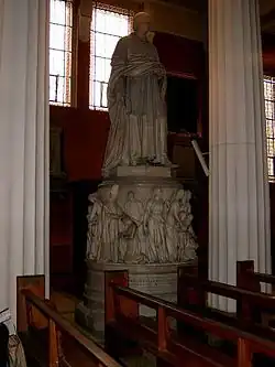 Estátua do Cardeal Paul Cullen criada por Thomas Farrell em 1882 ;[2] Pró-Catedral de Santa Maria, Dublin