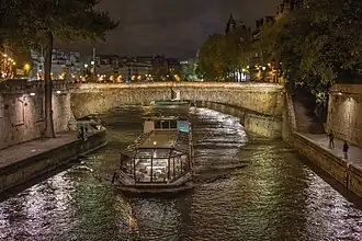 A Petit-Pont à noite