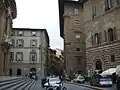 Vista da Piazza San Firenze, com o Palazzo Gondi à direita