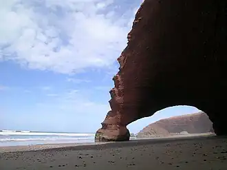 Arco de pedra, na Praia de Legzira.