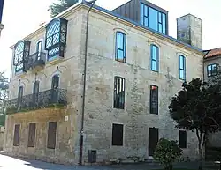 Edifício da associação oficial de agrimensores de quantidades e arquitectos técnicos de Pontevedra