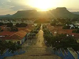Pôr do sol visto da cidade