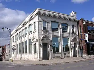 Antigo edifício bancário na West Street em Port Colborne.[1]
