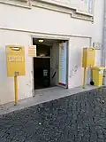 A estação de correios do Braço de Carlos Magno perto do Portão dos Sinos.