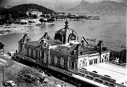 Foto de Almiro Baraúna, do local retratado por Firmino Monteiro no fim do século XIX. Acervo da UFF, pode ser visualizada no link da citação.