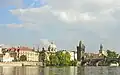Panorama visto do Moldava (Vltava) com a Ponte Carlos