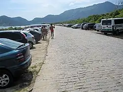 Estacionamento na Praia de Grumari