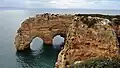 Famosos arcos na falésia