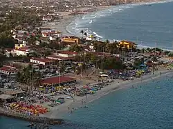 Praia da Redinha, localizada neste bairro