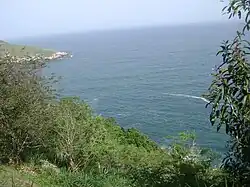 Vista do mar e da ponta da Pedra da Tartaruga à esquerda