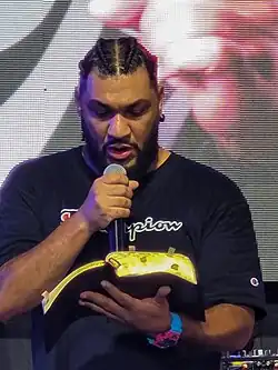 Rapper cristão Pregador Luo em um evento em Brasília em 2022