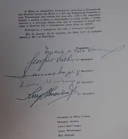 Ato da mesa do Congresso Nacional que promulga o texto de 1946.