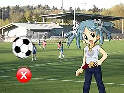 Um exemplo de apresentação de um quick time event em um videogame; Ao pressionar o botão "X" do controle ao tempo, pode impedir a Wikipe-tan seja atingida pela Bola de Futebol