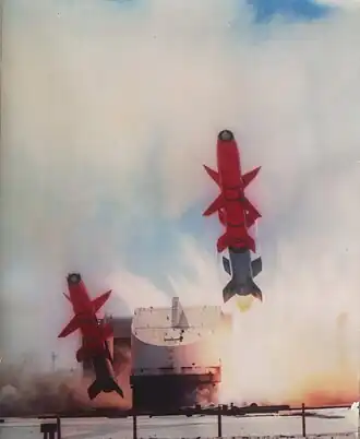 Míssil terra-ar RIM-8 Talos fabricado pela Bendix Corporation num lançamento de teste em White Sands.