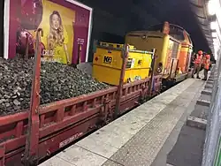 Trem de canteiro de renovação do balastro das vias do RER A em agosto de 2017.