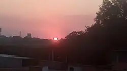 Pôr do sol avermelhado em Piracicaba, São Paulo, em função da fumaça dos incêndios em 18 de agosto.