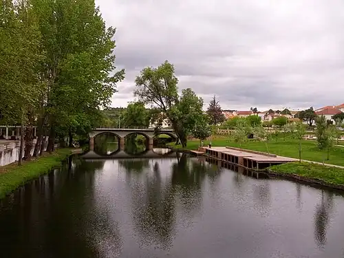 Trecho da ribeira, na Vila da Sertã