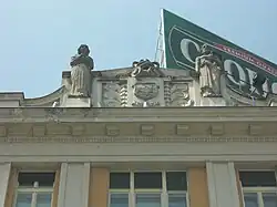 Detalhes das esculturas do edifício