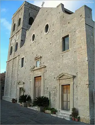 Il Duomo - Intitolato a San Nicola di Bari