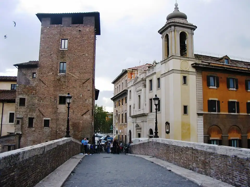 Vista a partir da Ponte Fabrício. À esquerda, a Torre Caetani.