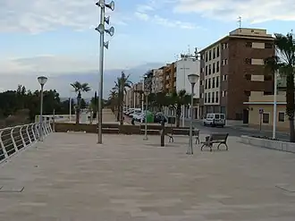 Ronda del Malecón, junto ao rio Magro.