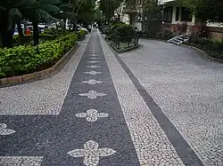 Calçada da rua General Glicério