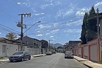 Rua Pará de Minas no interior do bairro Olaria