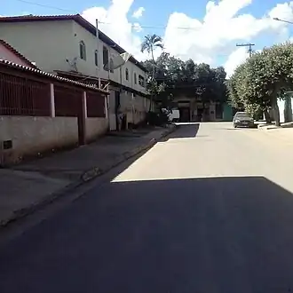 Rua no distrito de Pedra Corrida