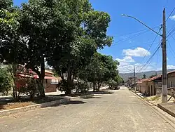 Rua principal do distrito