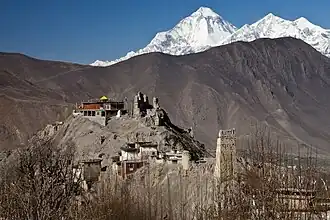 O mosteiro-fortaleza (gompa) arruinado de Jhong
