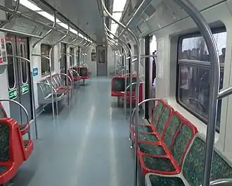 Interior de uma composição da Série 7500