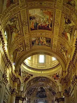 Vista do teto e do cruzeiro