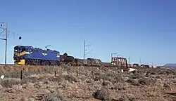 No. E7008 com mercadorias em 2 de maio de 1985.