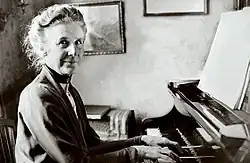 Alice Tegnér ao piano