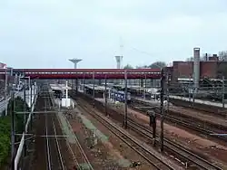 Vista geral da estação com sua passarela.