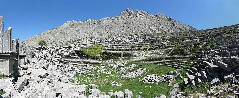 Ancient Roman theatre]]
