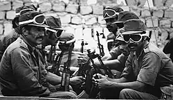 Soldados masculinos em 1985.