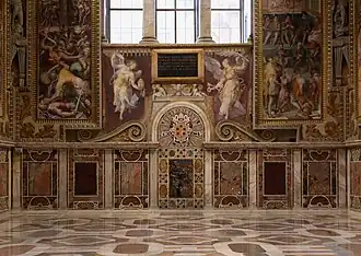 Pinturas e mármores da parede norte