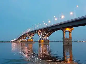 Ponte de Saratov, sobre o o Rio Volga, que liga Engels à Cidade de Saratov