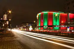 A arena Scandinavium iluminada com as cores do Frölunda HC