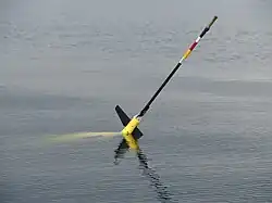 Um Seaglider na superfície entre os mergulhos.